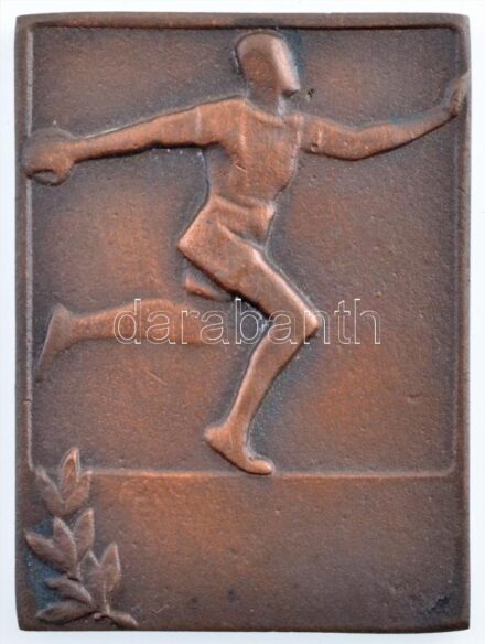 1941. 'Szövetkezeti Bajnokság 1941. VIII.14.' egyoldalas Br sport emlékplakett, hátoldalán gravírozva (43x32mm) T:1- patina, kis ph