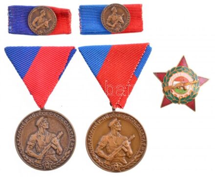 3db-os munkásőr tétel, benne: 1964. 'Munkásőr Emlékérem' bronz kitüntetés, mellszalagon, miniatűrrel szalagsávon, eredeti dísztokban (2x) T:1-
