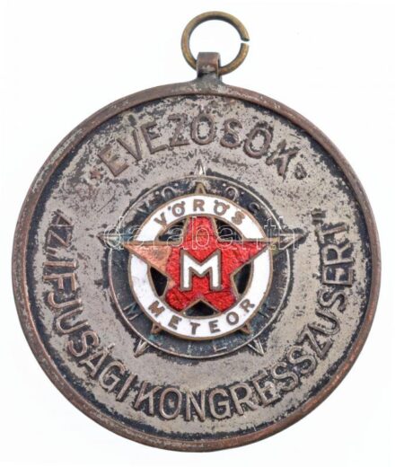 1950. 'Vörös Meteor - Evezősök az Ifjúsági Kongresszusért' kétoldalas zománcozott, ezüstözött Br sport emlékérem füllel, hátoldalán gravírozva (40mm) T:2- zománchiba, patina