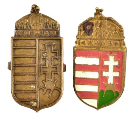~1990. Magyar címeres Br lemezjelvények (2xklf), egyik zománcfestett (38x19mm) T:2