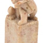 Kínai phö kutya faragott figura. Pecsétnyomó minta. 5,5 cm