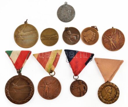 ~1930-1960. 10db fém atlétikai emlék-és díjérem, nagyrészt tornász érmek. Egy részük füllel, gravírozva, mellszalagon (10db/9xklf) T:2,2- patina, karc, kis ph