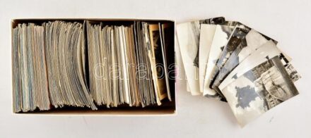Kb 350-400 db MODERN magyar városképes lap egy cipős dobozban, főleg fekete-fehér / 1 shoe box of MODERN Hungarian town-view postcards