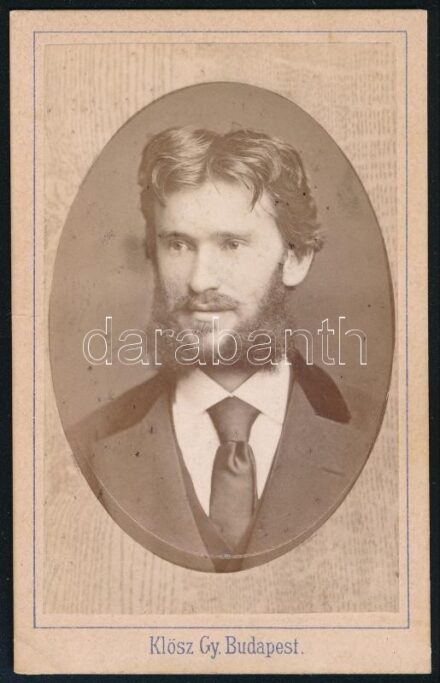cca 1880 Dr. Tauffer Vilmos (1851-1934) szülész, nőgyógyász, keményhátú, domborított porcelán hatású fotó Klösz György budapesti műterméből, vizitkártya, 10,5x6,5 cm