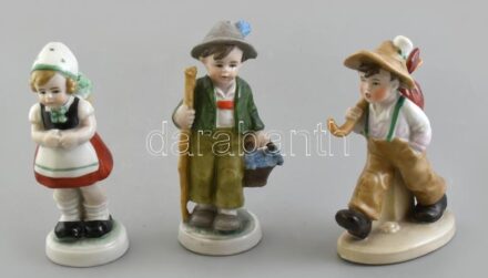 3 db német porcelán figura, kopott. m: 13 cm