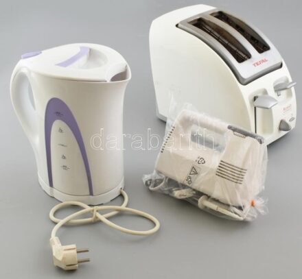 Konyhai kisgépek: Tefal kenyérpirító, Moulinex robotgép két keverőfejjel, Hausmeister eletromos vízforraló. Működnek.