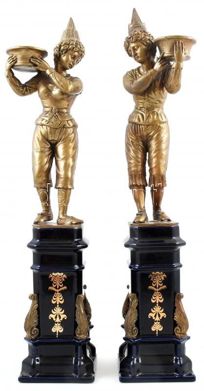 Figurális mécsestartó, öntött patinázott bronz, porcelán talapzaton, jelzett, hibátlan m: 51cm