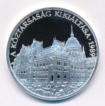 Fritz Mihály (1947- ) DN 'A Köztársaság kikiáltása 1989 / Magyarország Történelme' Ag emlékérem tanúsítvánnyal (15g/0.500/34mm) T:PP