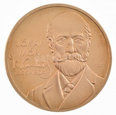 ifj. Szlávics László (1959-) 2011. 'Nagy Magyarok / Jókai Mór' aranyozott Cu emlékérem tanúsítvánnyal (40mm) T:PP