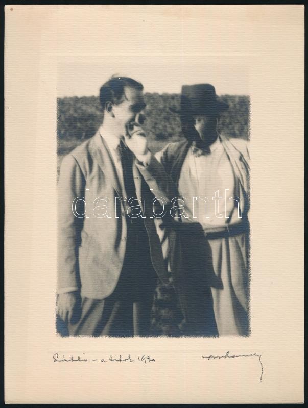 1930 Orphanidesz János (1876-1939) aláírásával jelzett vintage fotóművészeti alkotás, művészfólián keresztül másolva, ezüst zselatinos fotópapíron, képméret 16x11,5 cm, papírméret 24x18 cm