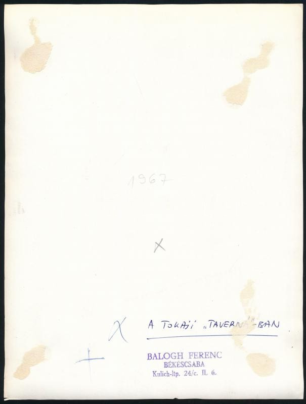 1967 Balogh Ferenc (1923-1993) békéscsabai fotóművész hagyatékából, pecséttel jelzett, vintage fotóművészeti alkotás (A tokaji Tavernában), ezüst zselatinos fotópapíron, 24x18 cm - Image 2