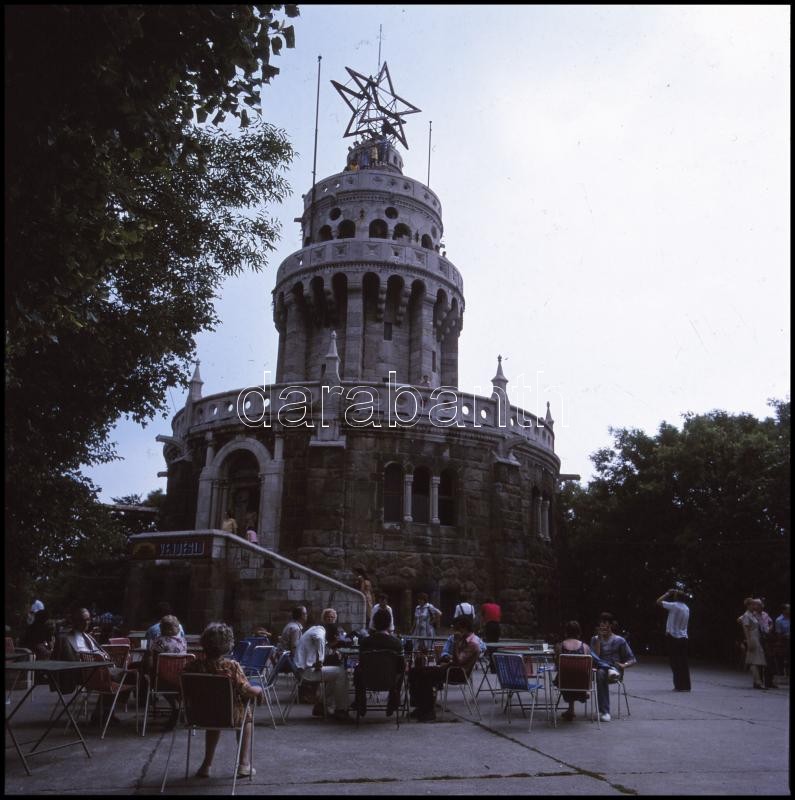 cca 1970 János hegyi Erzsébet kilátó, tetején Vörös csillaggal, diapozitív, 6x6 cm
