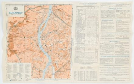cca 1930 Budapest map and guide. Bp., Municipal Information Office, angol nyelvű idegenforgalmi prospektus fekete-fehér fotókka, rengeteg információval, nagyméretű térképpel, térkép: 45x41,5 cm, teljes: 48x81 cm