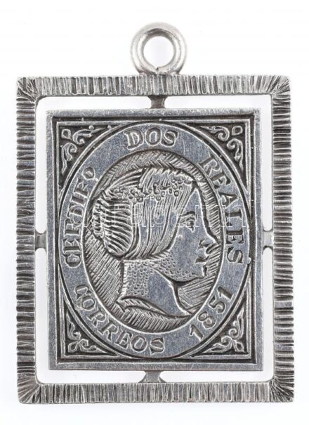 Ezüst(Ag) bélyeges medál, jelzés nélkül, 2,6×2,3 cm, nettó: 5,5 g