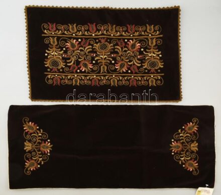 Zsűrizett népi iparművészeti párnahuzat és terítő, Vásárhely, 40x58 és 40x85 cm (40% műselyem, 60 % pamut, a fonal 100% gyapjú)