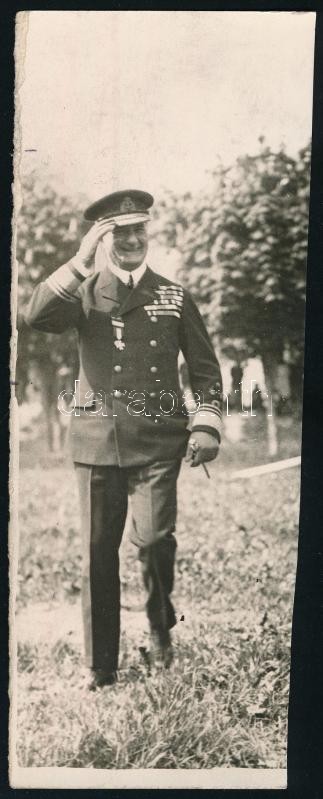 1928 Horthy Miklós (1868-1957) kormányzó fotója, szélein vágott, 18×7 cm