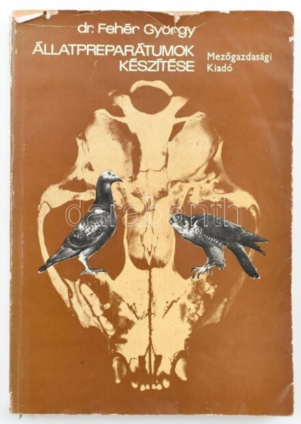 Dr. Fehér György: Állatpreparátumok készítése. Bp., 1971, Mezőgazdasági Kiadó, 260 p. Második kiadás. Fekete-fehér képekkel illusztrálva. Kiadói papírkötés, kissé sérült borítóval.