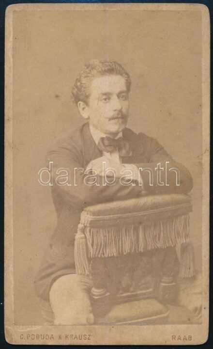 cca 1880 Férfiportré, keményhátú fotó Pobuda és Krausz győri műterméből, 10,5×69,5 cm