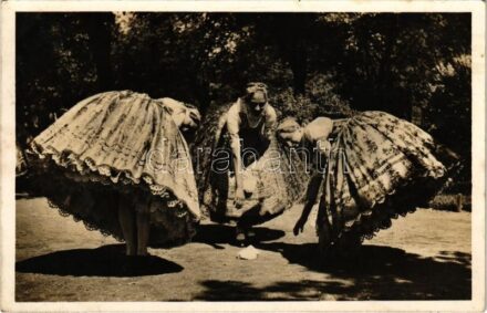 Bácskai népviselet / Hungarian folklore