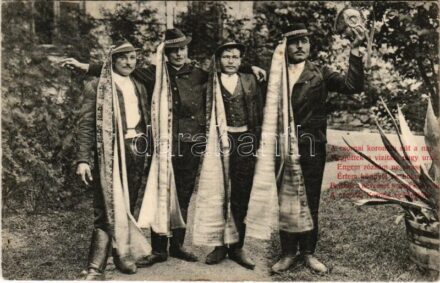 1912 Csorna, Vizitáló nagyurak a Korona vendéglőbe, népviselet. Hátoldalon sorsjegy a Csornai Járási Közkórház javára (Rb)