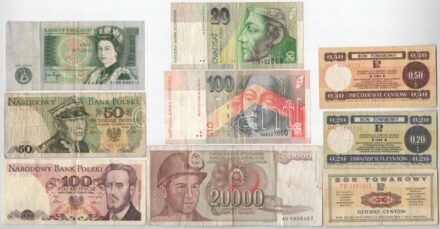9 db vegyes külföldi bankjegy tétel, közte Nagy-Britannia DN (1978-1981) 1P 'E15N 692512' T:III,III- folt, szakadás, 9pcs of mixed foreign banknote lot, in it United Kingdom ND (1978-1981) 1 Pound 'E15N 692512' C:F,VG spotts, tears