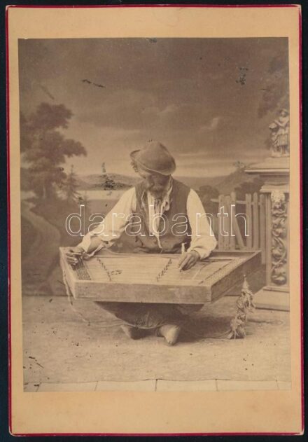 cca 1900 Citerázó férfi keményhátú kabinetfotó 11x17 cm
