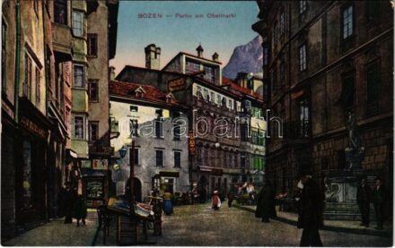 Bolzano, Bozen (Südtirol); Partie am Obstmarkt / fruit market, shops (EK)