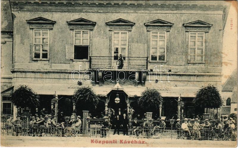 1909 Magyaróvár, Mosonmagyaróvár; Központi kávéház, terasz vendégekkel és pincérekkel (Rb)