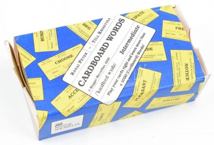 2000 Rádai Péter - Tüll Krisztina: Cardboard Words. Intermediate. Bp., Magyar Macmillan. Angol nyelvű szótanuló kártyák (középhaladó szint), leírással, dobozában.