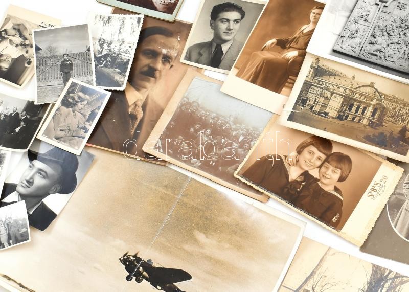 cca 1900-1940 Vegyes fotó tétel, családi képek, portrék, csoportképek, stb., vegyes méretben - Image 2