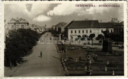 Nagybecskerek, Zrenjanin, Veliki Beckerek, Petrovgrad; Fő tér, szobor, gyógyszertár / main square, pharmacy. Papírus Ernest Buza, photo
