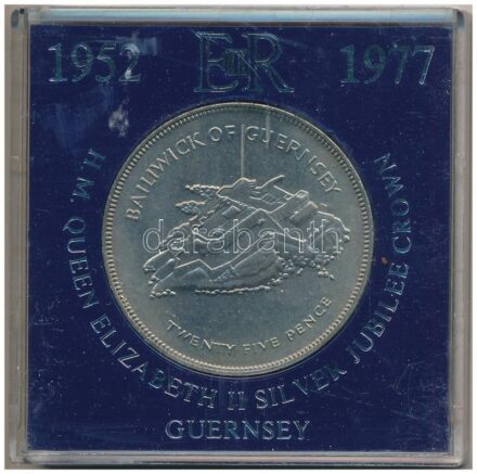 Guernsey 1977. 25p Cu-Ni 'II. Erzsébet / Ezüstjubileum' eredeti műanyag tokban T:1 Guernsey 1977. 25 Pence Cu-Ni 'Elizabeth II / Silver Jubilee' in original plastic case C:UNC Krause KM#31