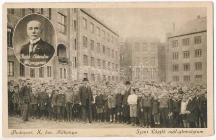 Budapest X. Kőbánya, Szent László reálgimnázium, Sajó Sándor főigazgató, diákok csoportképe. Kába József kiadása (r)