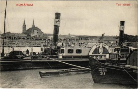 Komárom, Komárno; Téli kikötő, 'FERTŐ' oldalkerekes vontató gőzhajó, MFTR '16' állóhajó. L.H.K. / winter harbor, port, steamship (EK)