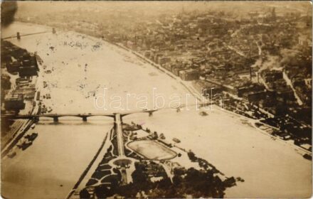 1920 Budapest, Margit híd. 'Túloldalon Budapest első légifényképe' Magyar aeroforgalmi részvénytársaság légi felvétele. photo + 'LÉGIPOSTA MEGNYITÁS RÁKOSI REPÜLŐNAP 1920. NOV. 7.' So. Stpl. (EK)