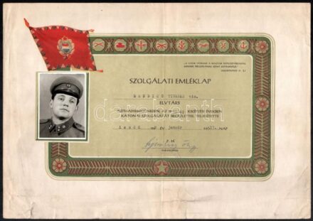 1962 Magyar Néphadsereg fényképes szolgálati emléklap, hajtva, kis szakadással, gyűrődésekkel