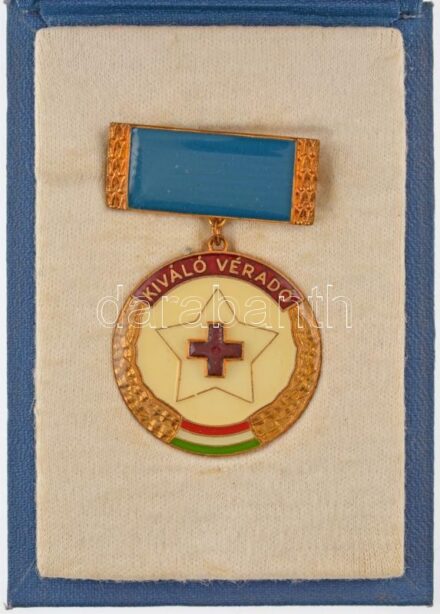 ~1970-1980. 'Kiváló Véradó' zománcozott fém kitüntetés eredeti tokban T:1