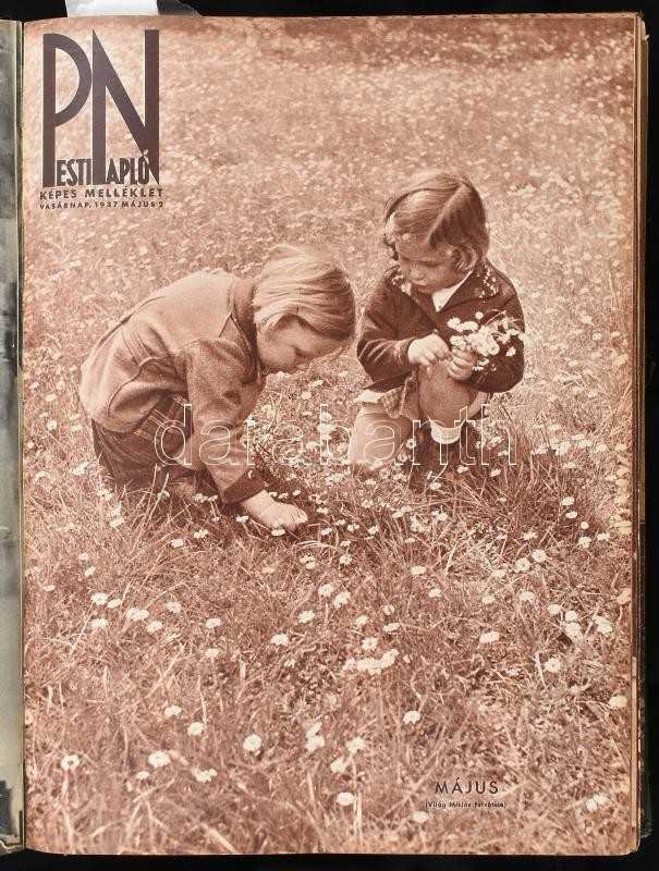 1937 A Pesti Napló képes mellékletei, teljes évfolyam, 1937. jan. 3. - dec. 25., rendkívül gazdag fekete-fehér képanyaggal, számos érdekes fotóval. Egybekötve, aranyozott egészvászon-kötésben, kissé kopott borítóval, sérült - Image 3