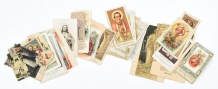 cca 1909-1935 Vegyes szentkép tétel, kb. 30 db, közte csipkés és litho is. Változó állapotban, különféle méretben.