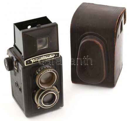 Voigtländer Brillant TLR fényképezőgép, Skopar 75mm f/3.5, sérült bőr tokban