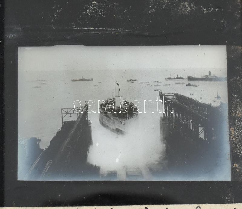 cca 1910 Fiume hadihajó gyár: a Szent István vízrebocsátása, fiumei kiállítás, hajógyár, 6 db üvegnegatív / Fiume 6 glass photo slides of the ship factory, St. István Hungarian warship and others - Image 2