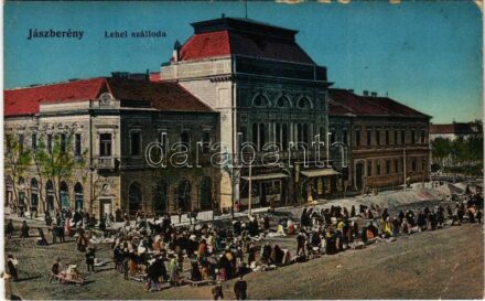 Jászberény, Lehel szálloda és kávéház, Werkner Arnold üzlete, piac. Novotha Andor kiadása (EB)
