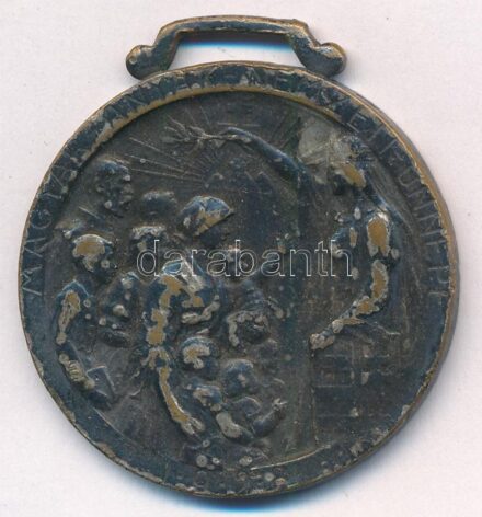 Zsákodi Csiszér János (1883-1953) 1928. 'Magyar Anyák Nemzeti Ünnepe' ezüstözött Br emlékérem füllel (39mm) T:3