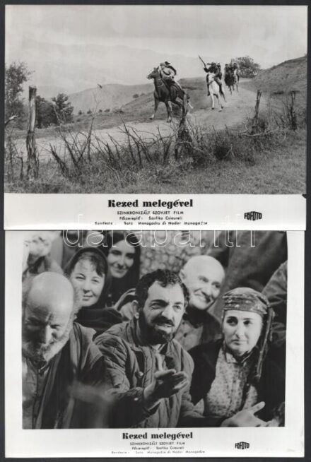 cca 1972 ,,Kezed melegével' című szovjet film jelenetei és szereplői, 21 db vintage produkciós filmfotó, ezüst zselatinos fotópapíron, kisebb hibák a használatból eredően, 18x24 cm