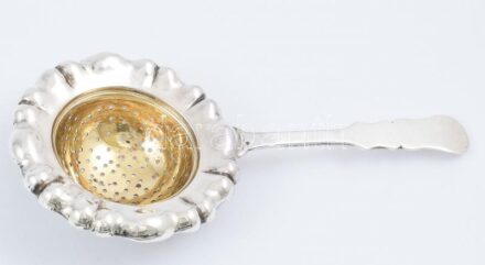 Ezüst (Ag) teaszűrő, jelzett, h: 17,7 cm, nettó: 52,1 g