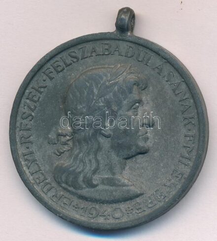 1940. 'Erdélyi részek felszabadulásának emlékére' Zn emlékérem mellszalag és függesztőkarika nélkül. Szign.: Berán T:2 NMK 428.