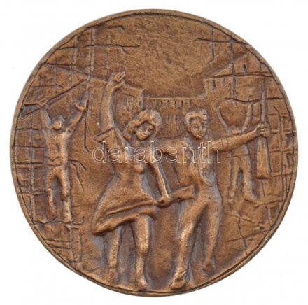 1974. 'Sátoraljaújhelyi börtönkitörés emlékére 1944-1974' bronz emlékérem (77mm) T:1-