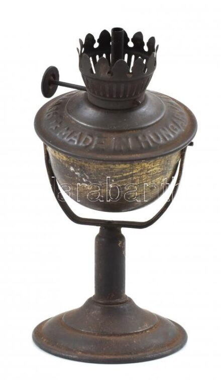 Lampart No. 4936 fém petróleumlámpa, állítható, asztali és fali. Jelzett, kopottas állapotban, m: 14,5 cm