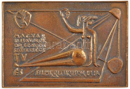 Kiss Kovács Gyula (1922-1984) DN 'Magyar Újságírók Országos Szövetsége - TV és Filmkritikusok Díja' Br díjplakett tokban, szignó nélkül (82x118mm) T:1