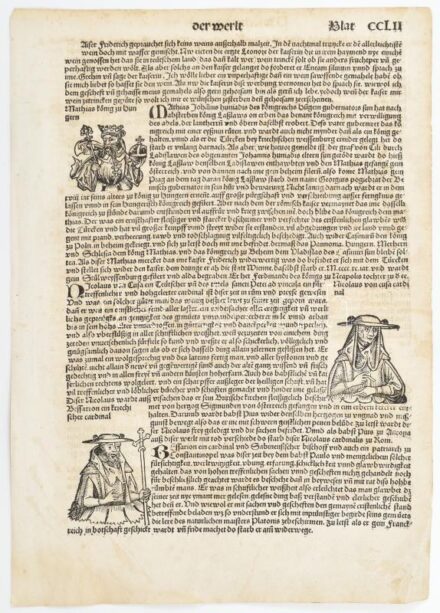 1493 A nürnbergi Hartmann Schedel krónika egy lapja, rajta Magyarországról és Mátyás király uralkodásáról szóló komplett ismertetéssel és Mátyás király portréjával, valamint Nicolaus Cusanus, Bessarion görög pártiárka,